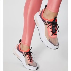 Nike Air Max. Size 9.